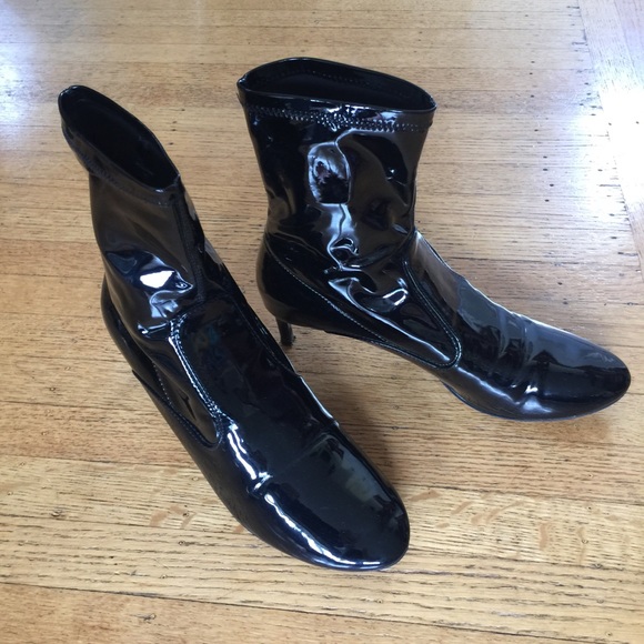 ZARA FAUX BLACK PATENT ANKLE BOOTS - Picture 3 of 5